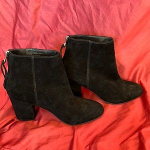 heeled black suede short boots. Steve Madden 8M Back zipper detail